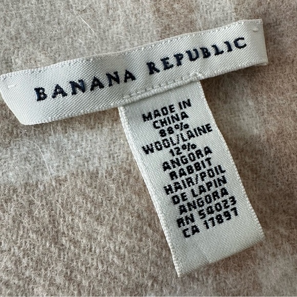 Banana Republic Wool and Angora Tan Tartan Plaid Wool Scarf with Fringe - Picture 3 of 6